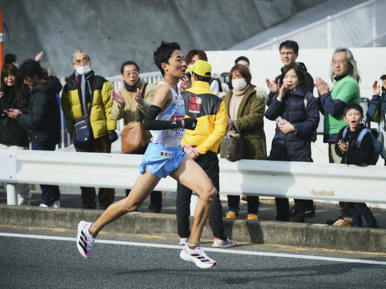 遊行寺の坂を終えた中継所直前、目立たない上りでペースを落としたという ©Yuki Suenaga