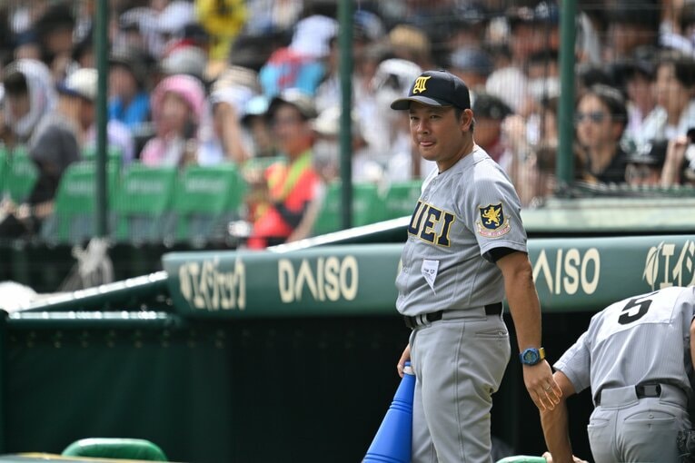 仙台育英を率いる須江航監督　©Hideki Sugiyama