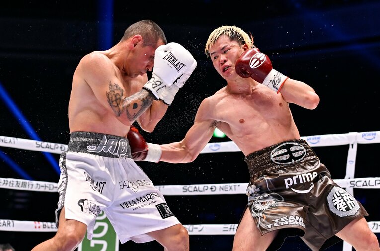 WBC世界バンタム級挑戦者決定戦・那須川天心vs.エストラーダの勝負を分けたポイントとは…元世界王者の飯田覚士氏が徹底解説した（後編） ／ photograph by Hiroaki Finito Yamaguchi