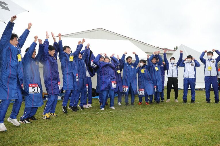 5km、10km、15km、20kmのポイントでトップ。“完全勝利”を果たした順天堂大学 ／ photograph by JMPA