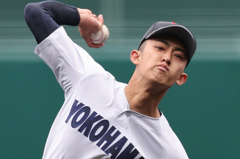 甲子園であの松坂大輔を上回る152キロを記録した横浜高2年の織田翔希。公式戦16連勝と勢いに乗るチームは、過去の伝説を超えられるだろうか ／ photograph by JIJI PRESS