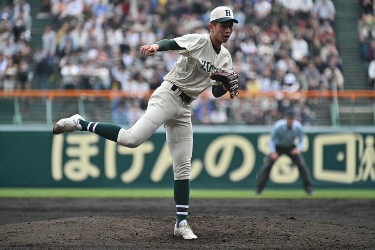 センバツ準優勝の報徳学園の部員数は「143人」（写真はセンバツ時）　©Hideki Sugiyama