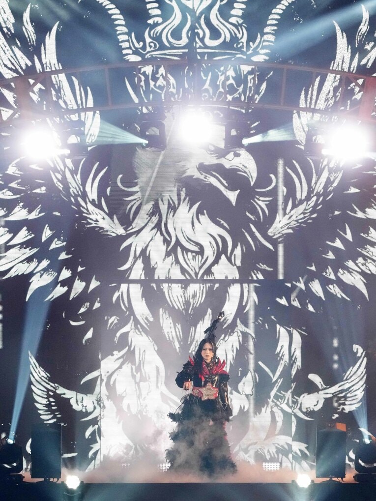 花道を歩く上谷沙弥　©Masashi Hara