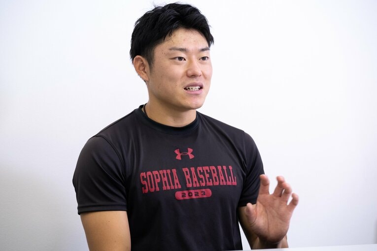 インタビューに答えてくれる正木　©Asami Enomoto