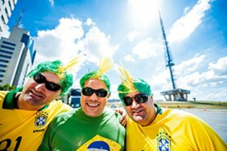 催涙スプレーと鈍かったセレソン――。ブラジルに負けて「がっかり」の贅沢。 (4)