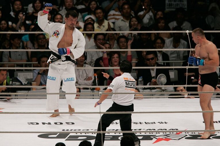 2006PRIDE無差別級グランプリ。吉田秀彦戦 ／ photograph by Toshiya Kondo