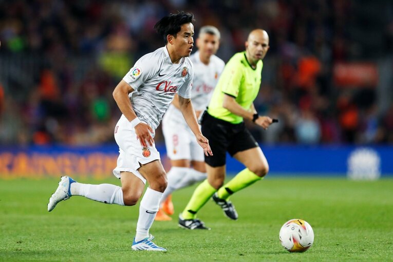 久保建英は「バルサ下部組織の旧友」と何を話したのだろうか… カンプノウで撮った才能の一端と敗戦の悔しさ〈撮影者の視点〉(33)