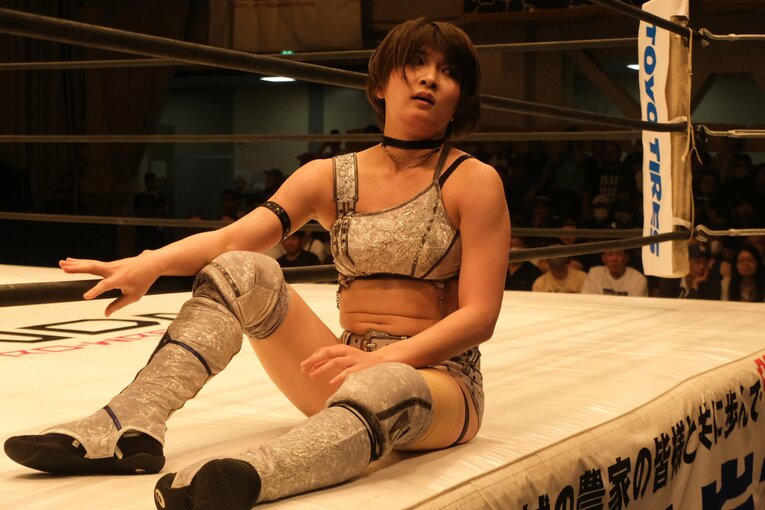 「見栄えなんて関係ない」人気女子レスラー・安納サオリが見せた“底知れないタフさ”…岩田美香戦前、母親に告げられた「勝つまで帰ってくるな」(28)
