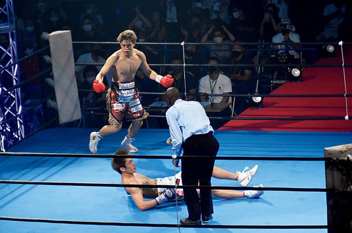 五輪の裏でプロ興行は 通常 開催 真夏の東京 無敗同士の熱い5分間 ボクシング Number Web ナンバー