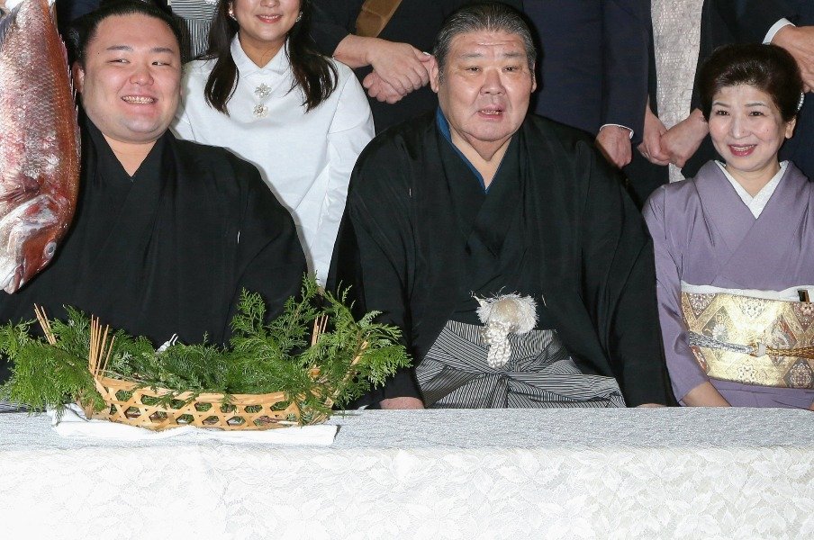 大関貴景勝が“親方”の娘と婚約　相撲部屋のおかみさんとは？＜Number Web＞ photograph by Jiji Press
