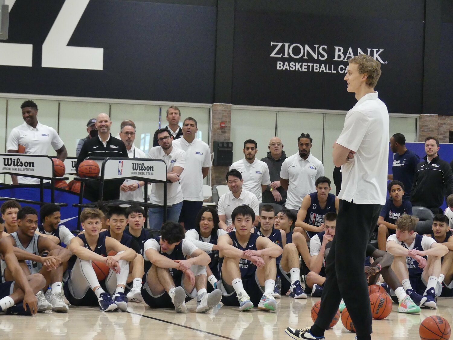 BWBグローバルキャンプの様子。世界各国の有望株が集まり、アジア圏からは岡田のほか中国の選手なども参加している ©︎Yoko Miyaji