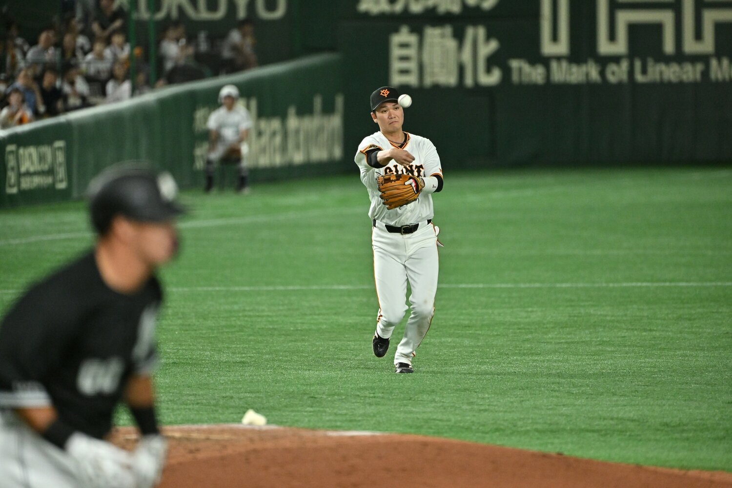 昨シーズン、ショートからサードにコンバードした坂本勇人　©︎Hideki Sugiyma