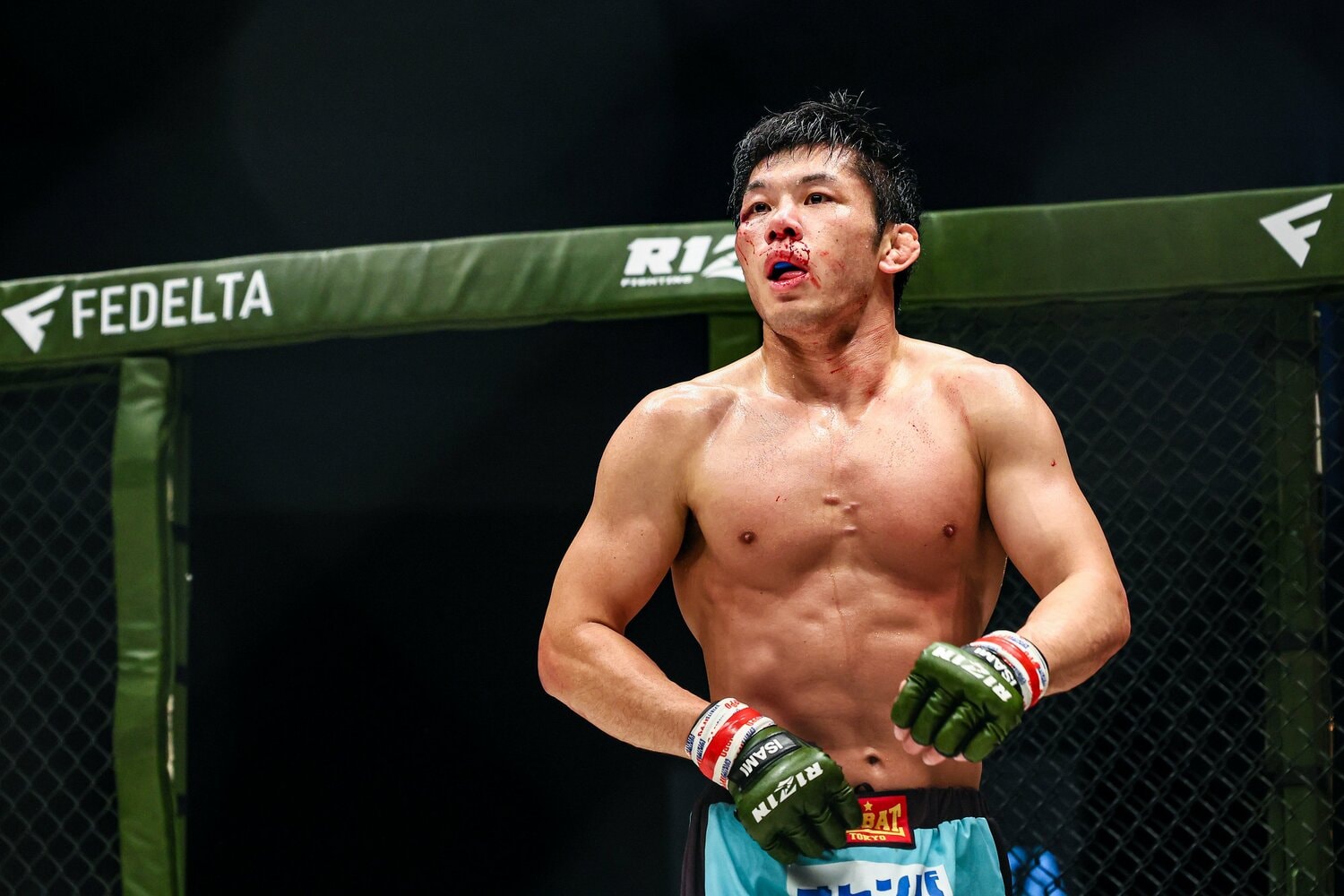 平本蓮を相手に流血しながらも、斎藤裕は約1年ぶりの復帰戦を勝利で飾った　©RIZIN FF Susumu Nagao