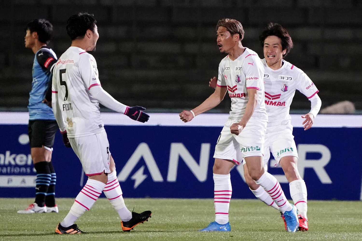 史上最多191ゴールでも 悔しい思いはずっと残る 大久保嘉人の ヨシメーター はもう一度動くのか J1ラストゲームへ 4 4 Jリーグ Number Web ナンバー