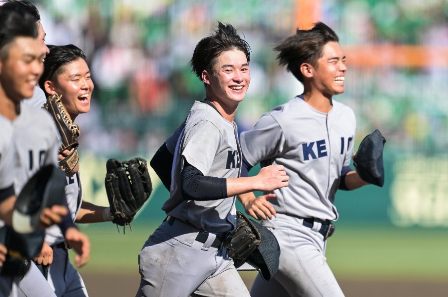 「監督、この練習は必要ないと思います」学生が直提案…慶応高野球部、取材記者が目撃した“強さの本質”「丸刈りor長髪論争が話題だが…」＜Number Web＞ photograph by Nanae Suzuki