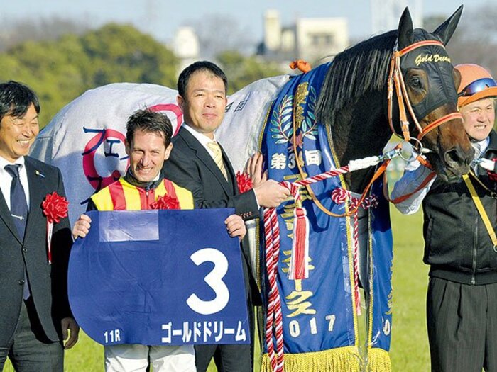 騎手の代理人制度、来年から見直しへ。～専門紙記者と仲介人の兼業が不可能に？～＜Number Web＞ photograph by KYODO