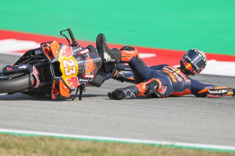 遠藤記者、危機一髪！…コースサイドで遭遇したMotoGPマシンの激しい