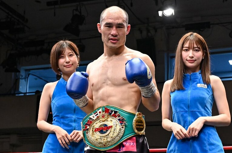 38歳の現役プロボクサー近藤明広。自らも認める「不思議なボクシング人生」を語る（写真は昨年6月、東洋太平洋王者になったとき） ／ photograph by AFLO