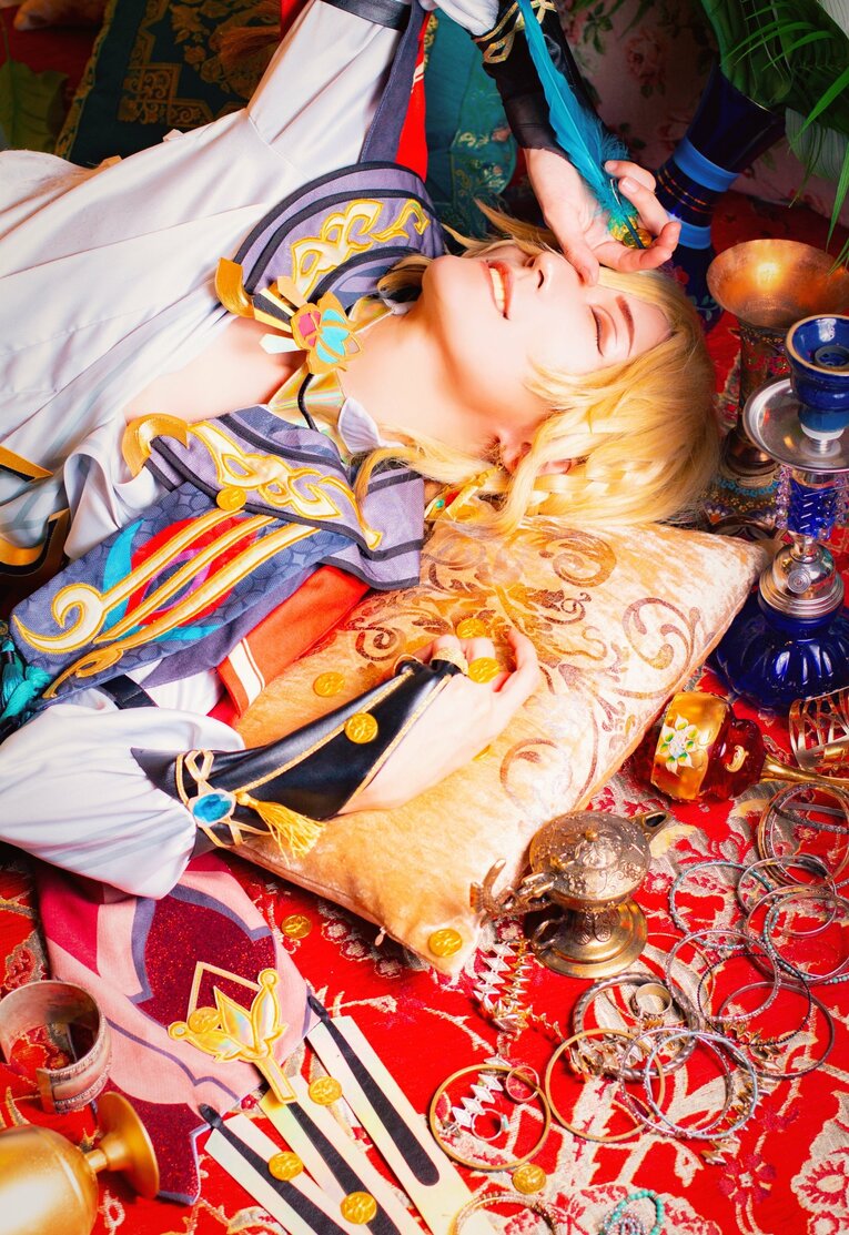 人気キャラクターのコスプレに身を包む「蓮弥」としての絹川さん／本人提供