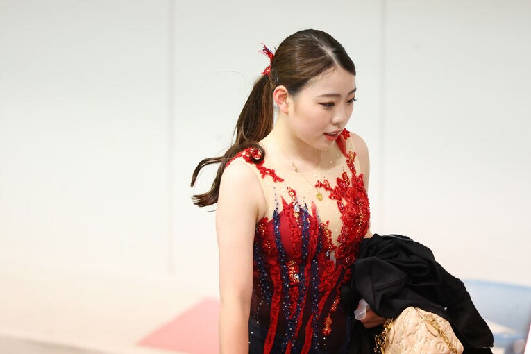 2019、2020年全日本選手権覇者の紀平だが、久々の実戦にSPでは緊張の面持ち　©AFLO