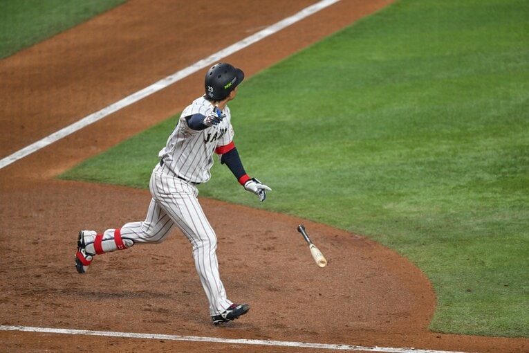 打った瞬間にホームランを確信　©Nanae Suzuki