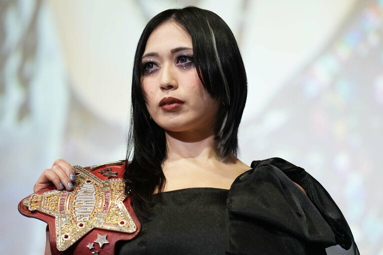 記者会見に臨んだ上谷沙弥。4月12日、東京　©Essei Hara