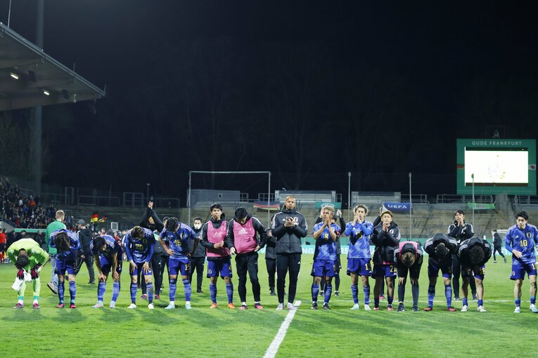 「CLやELに出ているドイツ有望株のフィジカルに負けず…」パリ世代日本代表を撮って感じた“肉体とハートの充実ぶり”(44)