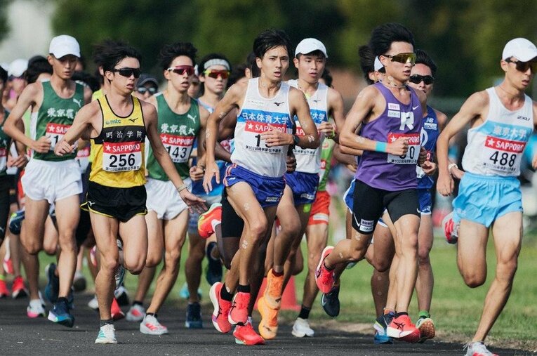 箱根駅伝予選会を総合8位、チームでは一番手で走りきった平島龍斗 ／ photograph by Yuki Suenaga