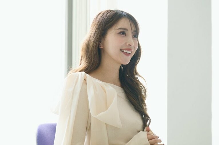 タレントの森咲智美が夫・平沼翔太（来季からオリックス）との結婚生活を明かした ／ photograph by Hirofumi Kamaya