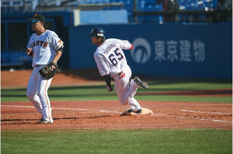 《異例の戦力外通告》が続く終盤戦と浅尾拓也を抜いたヤクルト3年目ドラ1・清水昇の日本新「48ホールド」 〈週刊セパ記録〉(30)
