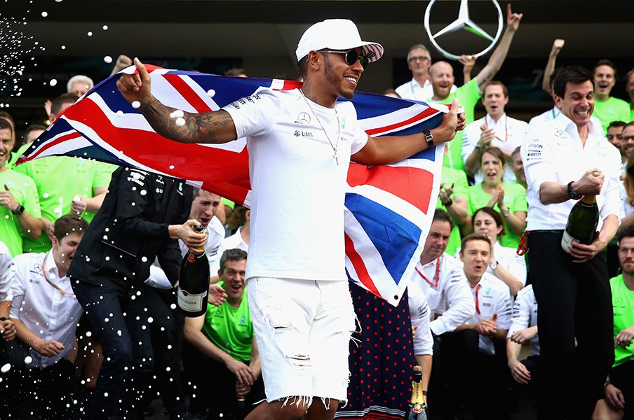 「別人」になって4度目のF1王者。今年のハミルトンは最高の男だった。<Number Web> photograph by Getty Images