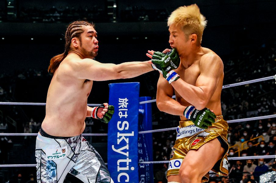 「2ラウンド目に決めてください」RIZINシバター戦の“談合疑惑”の核心とは? 久保優太は謝罪「神聖なリングを汚してしまった」<Number Web> photograph by RIZIN FF Susumu Nagao