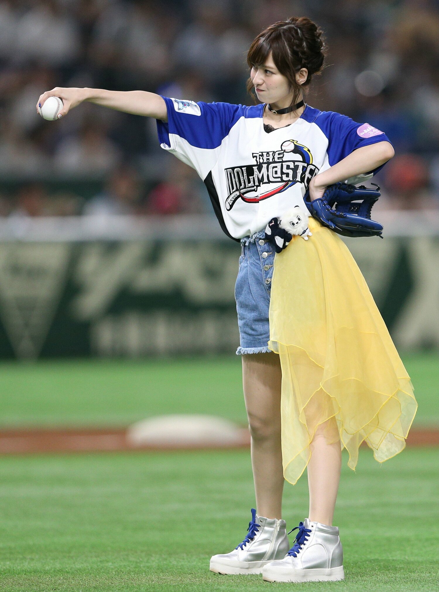 妻で声優の佳村はるかさん（2017年） ©JIJI PRESS