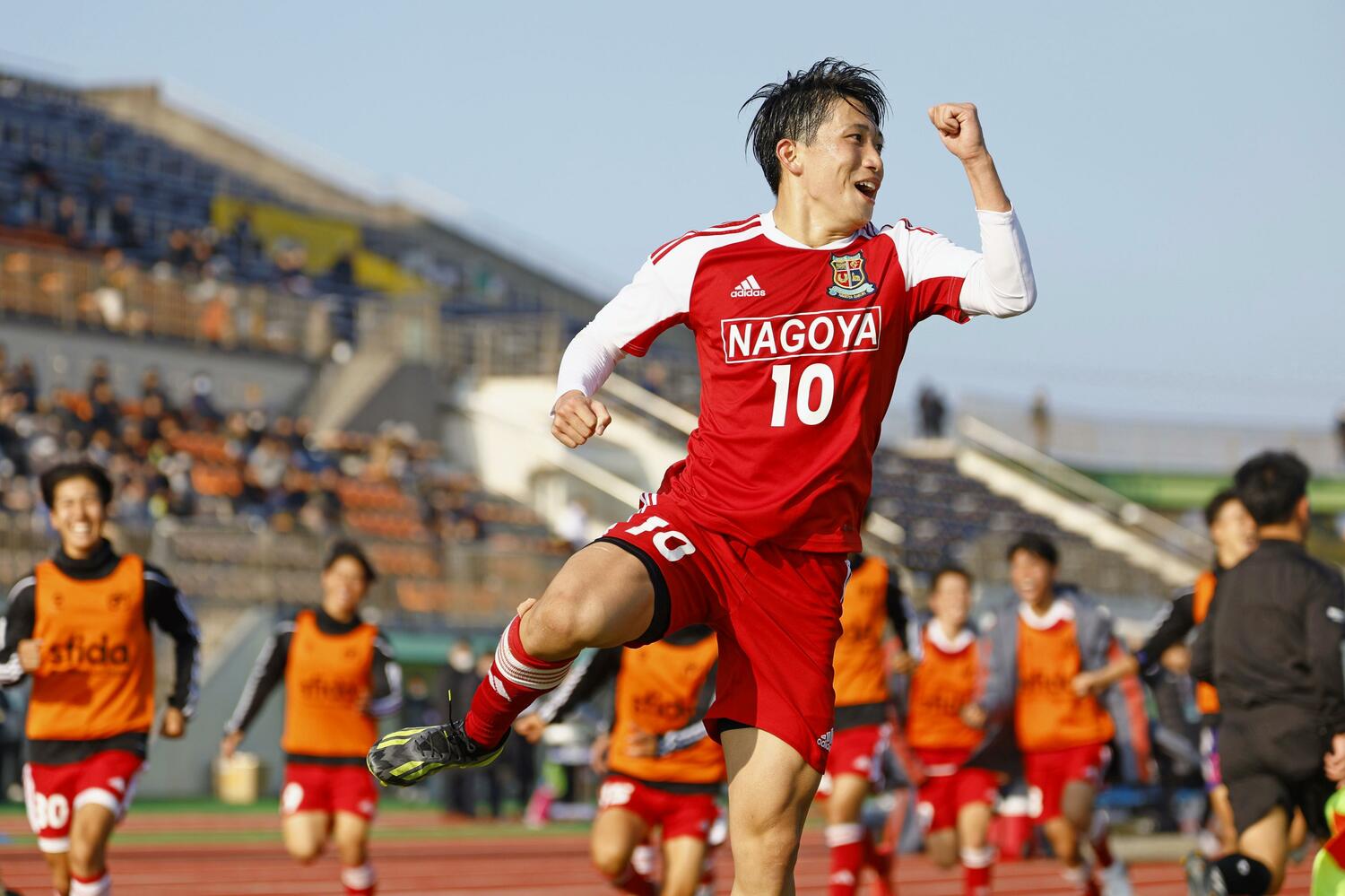 2回戦・北海戦で2ゴールを挙げる活躍を見せた名古屋高FW原康介　©︎KYODO