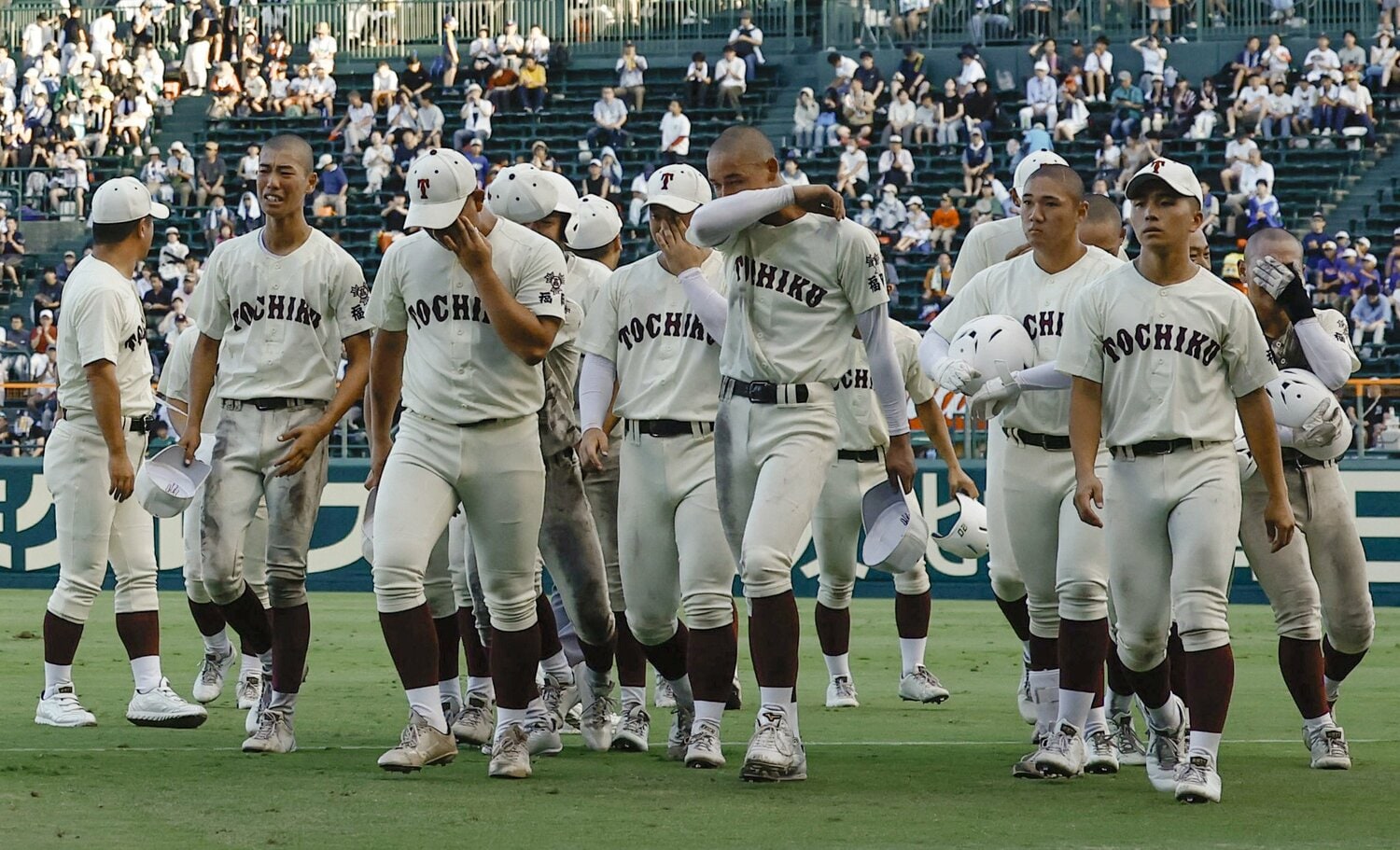甲子園では初戦で神村学園を相手に平山の一発で先制したものの、逆転負けを喫した　©KYODO