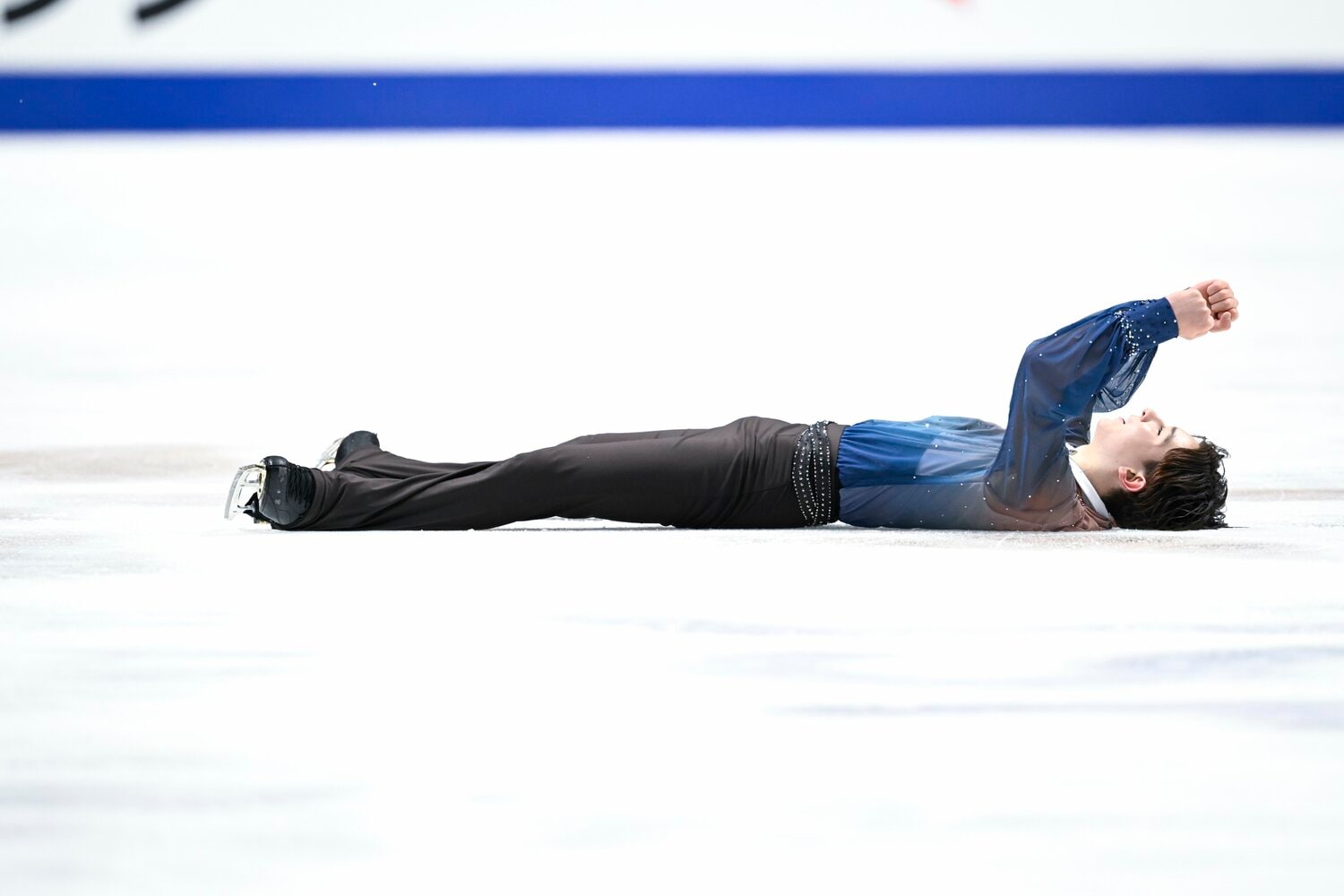 大の字でも両拳でガッツポーズ　©︎Asami Enomoto