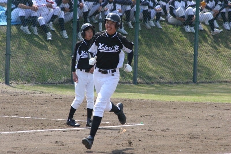 野球に夢中だった少年時代(写真/母いく子さん提供)