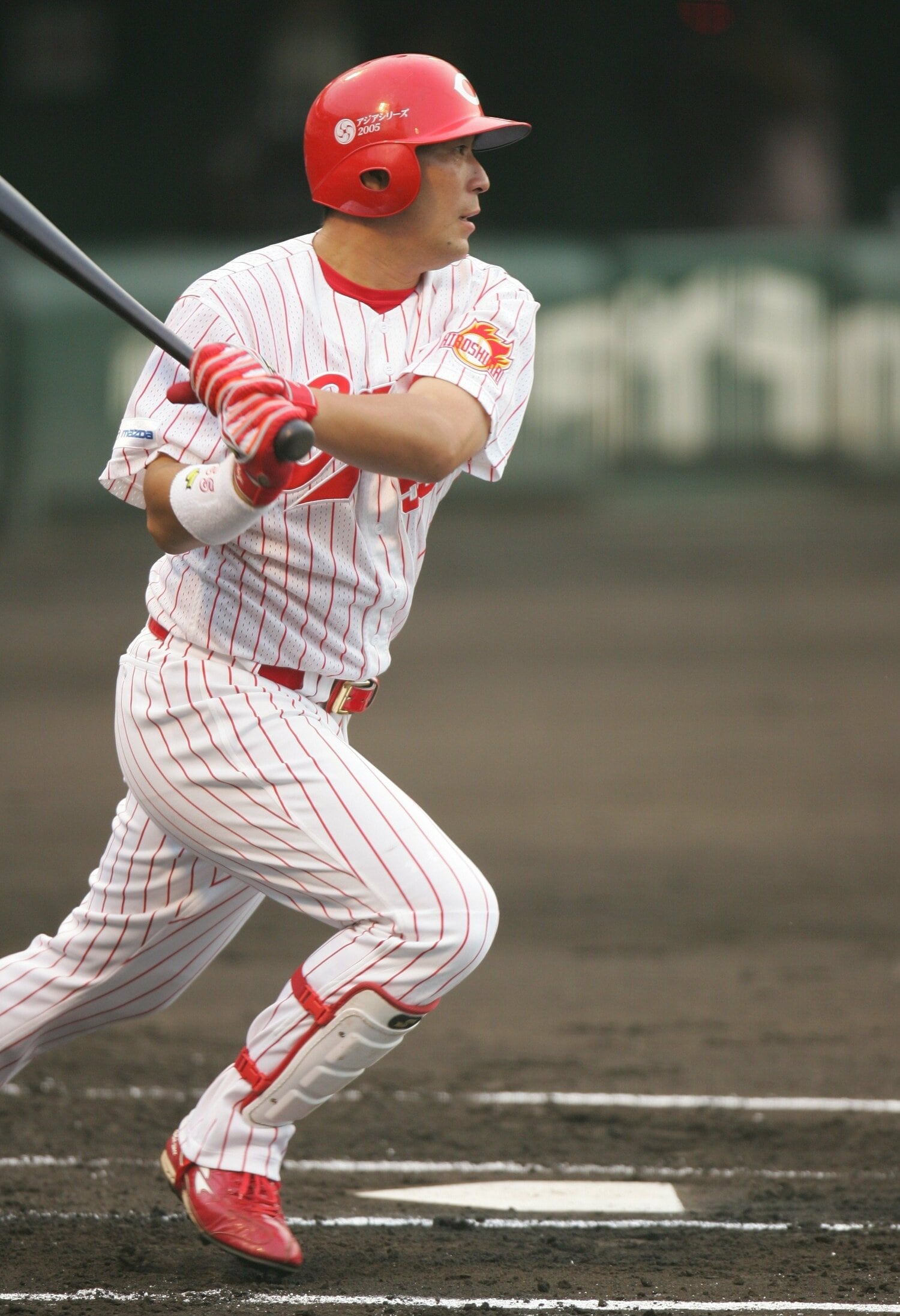 かつて広島で背番号55を背負い「赤ゴジラ」と呼ばれた嶋 ©BUNGEISHUNJU