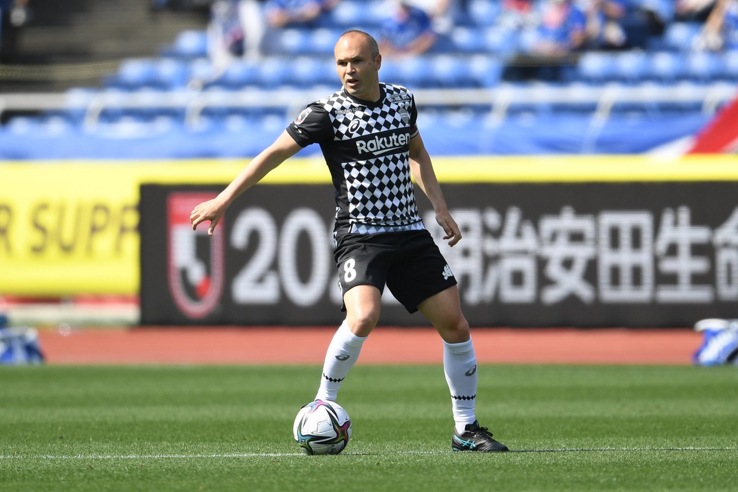 神戸で8番を背負うイニエスタ　©Getty Images