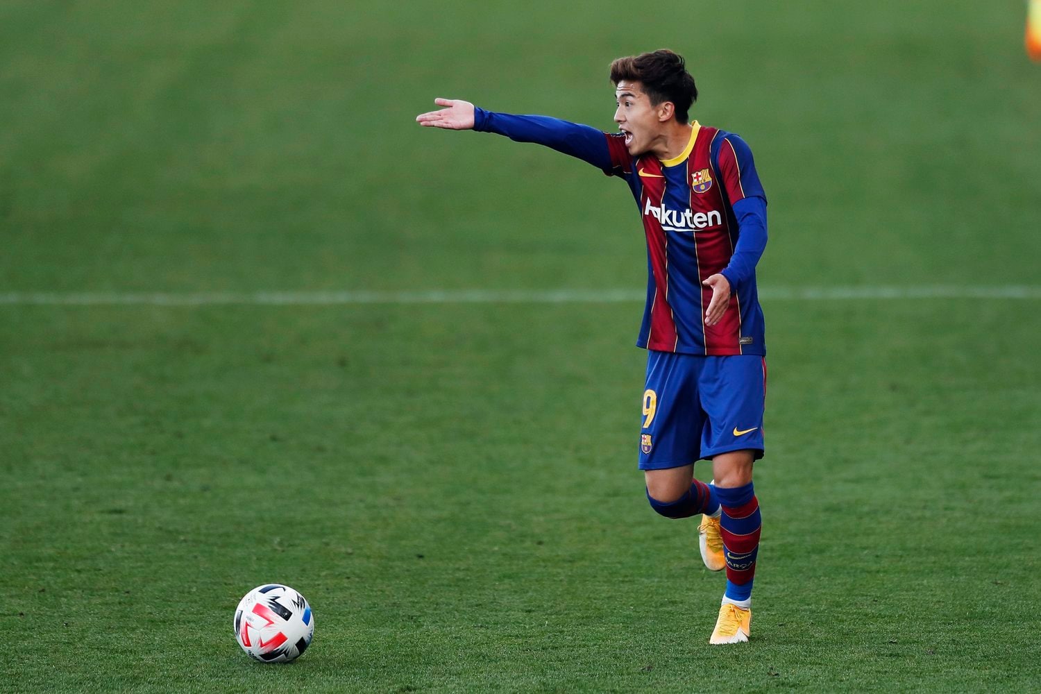 味方の動き出しが遅れると、このジェスチャー©Daisuke Nakashima