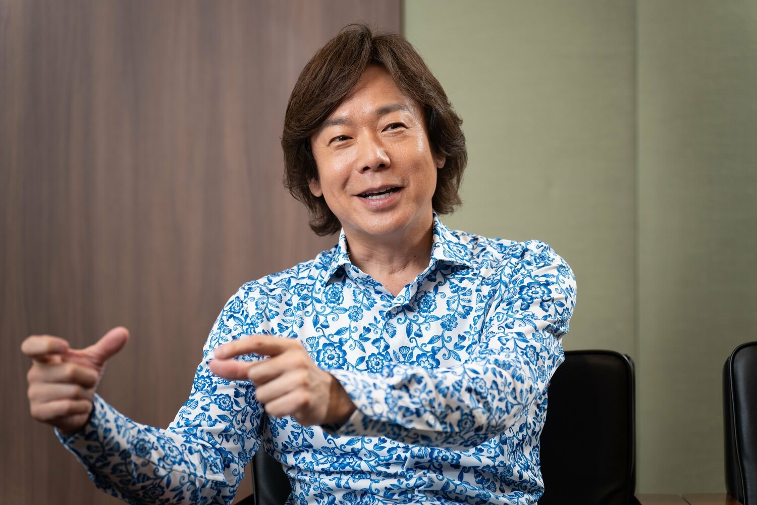 インタビューに答える現在の佐藤弘道さん　©Shiro Miyake