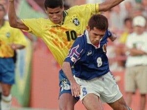 「こんなすげぇ奴らと試合するの?」“奇跡のブラジル撃破”から30年…当事者・伊東輝悦のいま「僕らの頃が比較にならないほど差は縮まった」