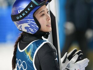 「過去の飛び方に比べると…」天才少女と呼ばれた高梨沙羅29歳が“いま伸び悩んでいる”原因とは? 丸山希の躍進も“スーツ規定”と関係が…船木和喜が徹底解説