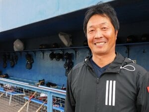 「背番号11」ドラ1左腕が21歳で戦力外…元ヤクルト「アキラ」伊藤彰のいま「全てを失った男として」大学入学→“いつか神宮へ”第二の人生