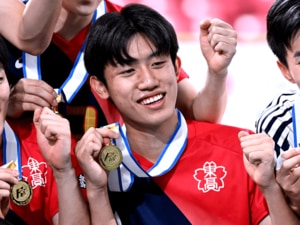 高橋藍を擁した2020年以来、6年ぶりに春高バレーを制した東山高校。2年生エース岩田怜緯は大会MVPに選ばれた