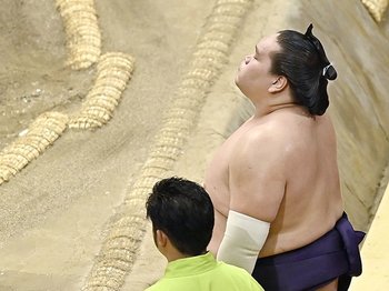 照ノ富士が昨年末語っていた目標と「楽しみ」とは。大関から序二段まで陥落も幕尻優勝の劇的復活劇。＜Number Web＞ photograph by Kyodo News