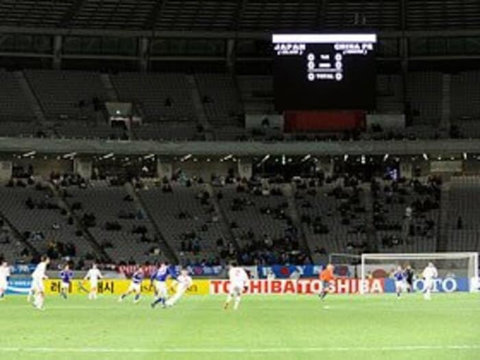 ファンを軽視して岡田監督支持表明。「チェンジ」できないサッカー協会。＜Number Web＞ photograph by Toshiya Kondo