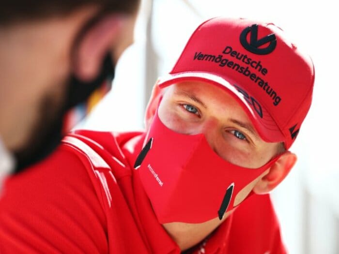 親子王者なるか？ 偉大すぎる父ミハエルの背中を追う、ミック・シューマッハーがF1デビュー＜Number Web＞ photograph by Getty Images