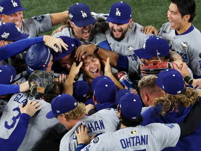 「神様、仏様、由伸様でしょ」ドジャース山本由伸にNHK解説者も驚嘆！ ワールドシリーズMVPで「彼の投球術はメジャーの野球を変えている」＜Number Web＞ photograph by Getty Images