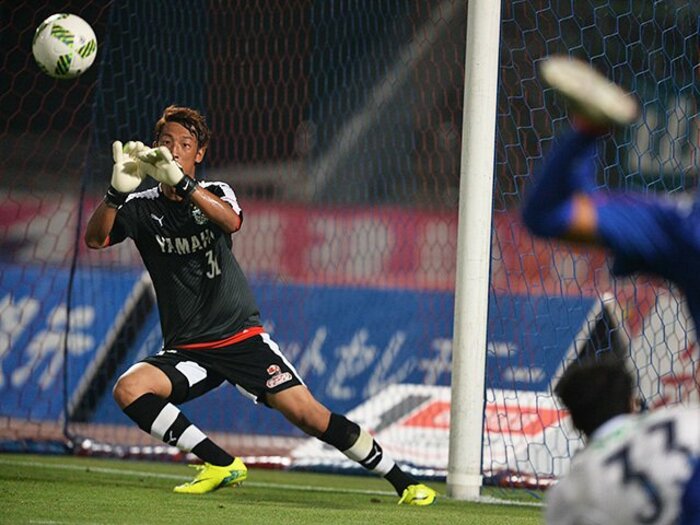 GK壊滅危機で台頭した磐田の救世主。20歳の新星・志村滉、驚異の観察力。<Number Web> photograph by J.LEAGUE PHOTOS